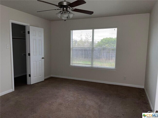 Building Photo - 1307 W Jasper Dr