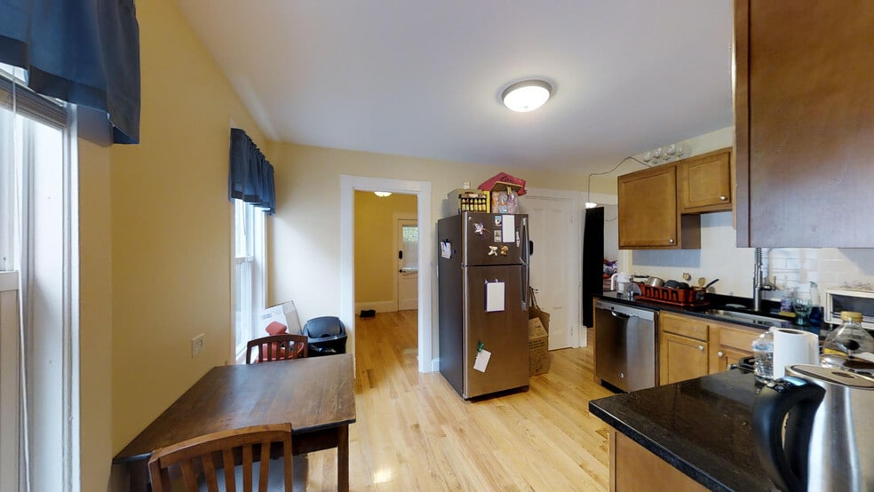 Building Photo - 7 Jay St