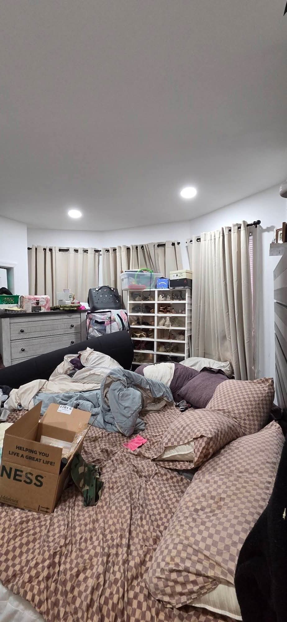 Building Photo - 35 Vernon Ave