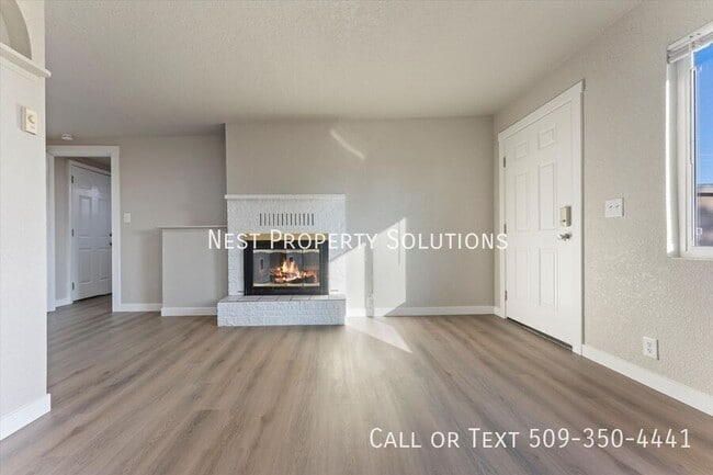 Building Photo - 4460 Circle Pl NE