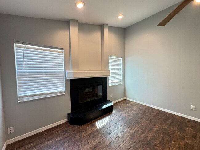 Building Photo - Your Dream Home Awaits! MASSIVE Backyard! ...