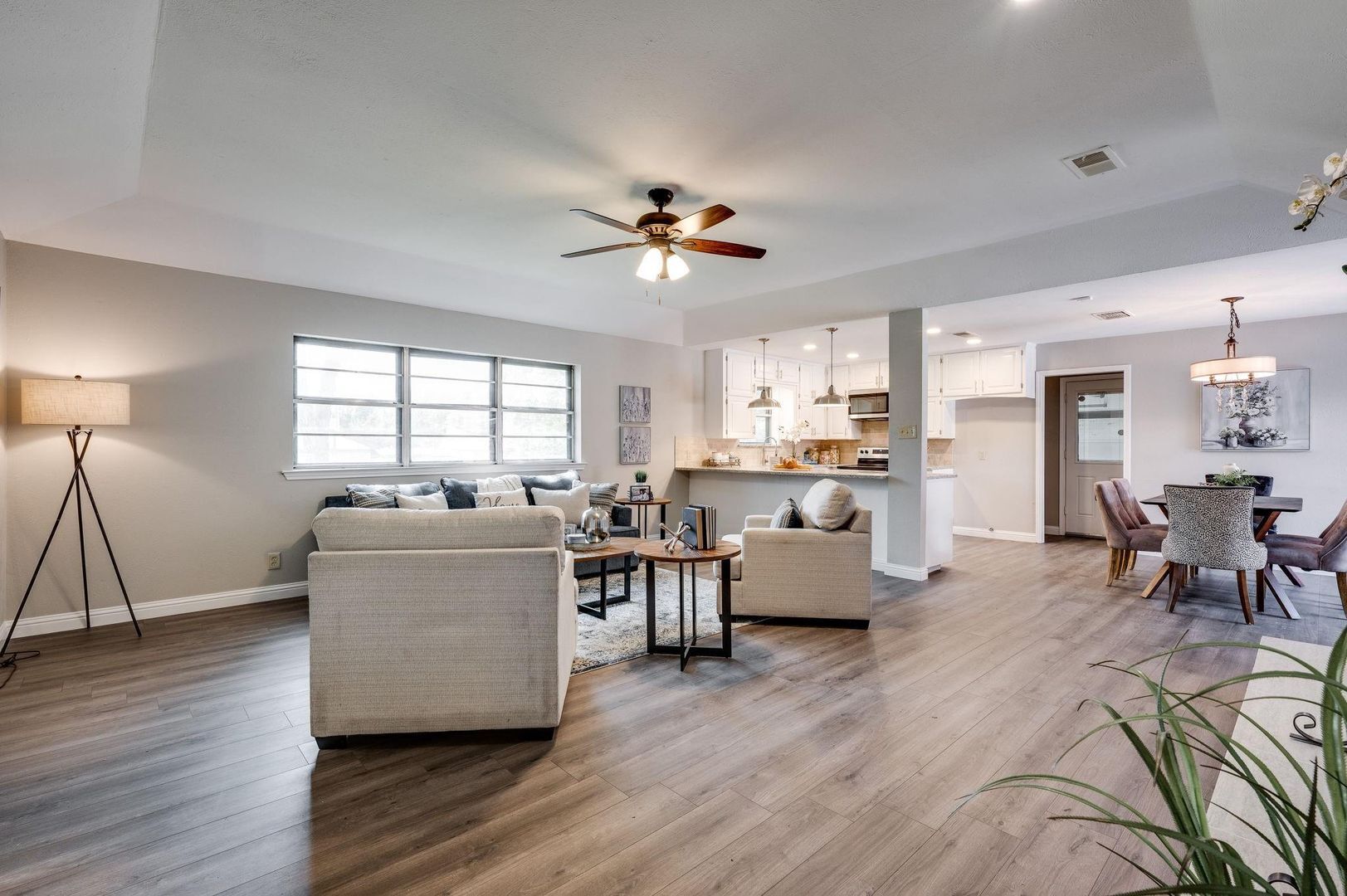 Building Photo - 724 Toni Dr