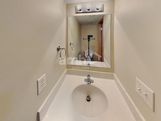 Building Photo - 6875 Tumbleweed Ln