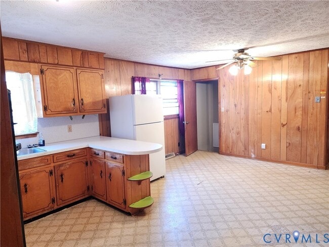 Building Photo - 1071 Samuel Rd