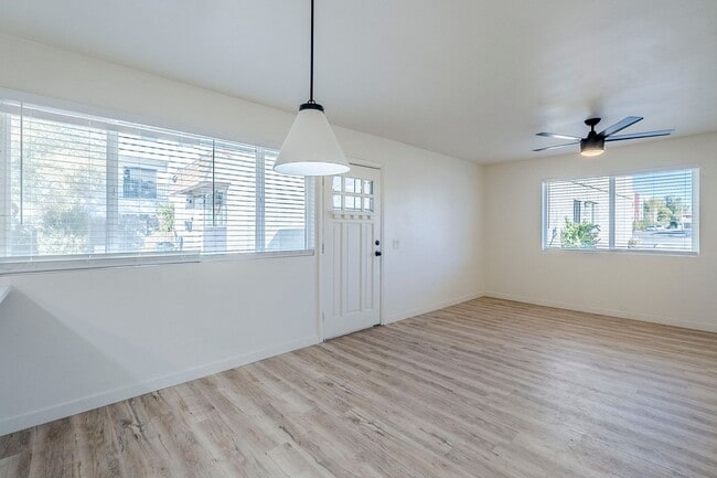 Building Photo - First floor fully updated unit!