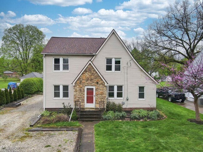 Primary Photo - 3221 Killian Rd