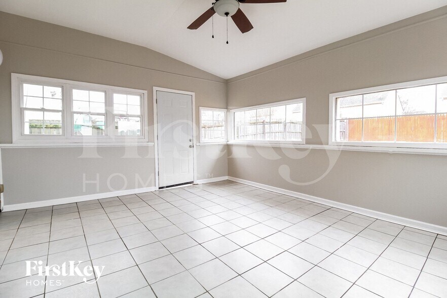 Building Photo - 773 Clairidge Oak Ct