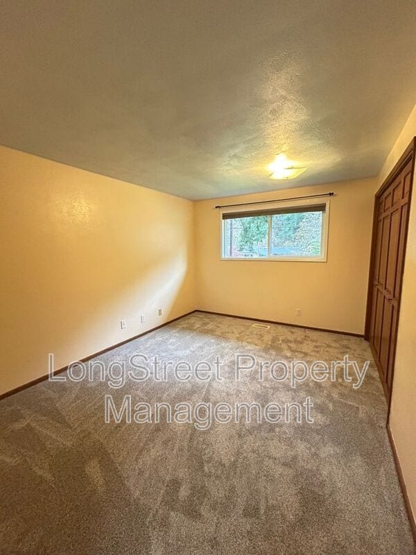 Building Photo - 3325 NW Circle Blvd