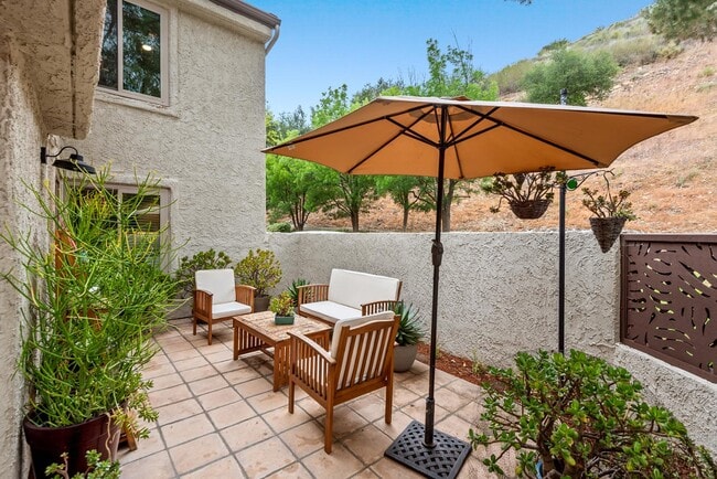 Building Photo - 314 Via Colinas