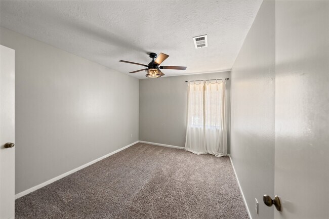 Building Photo - 8407 Barmby Ct