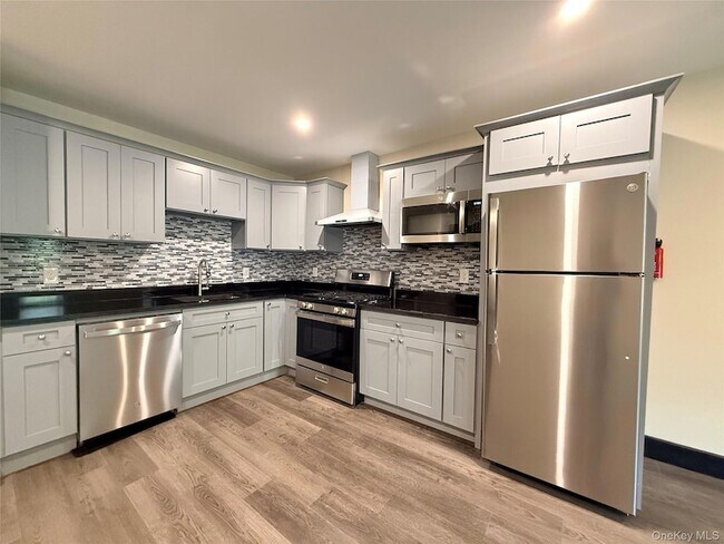 Building Photo - 268 Carpenter Ave