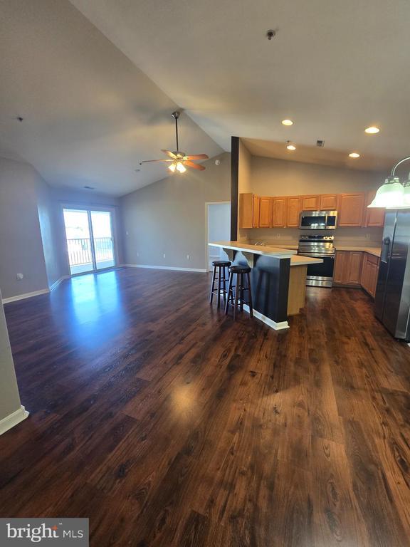 Building Photo - 3403L N Sagamore Dr