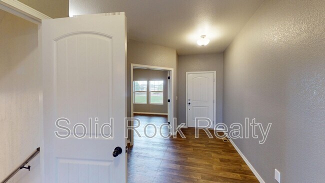 Building Photo - 8341 Needle Drop Ct
