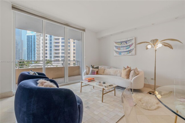 Building Photo - 808 Brickell Key Dr