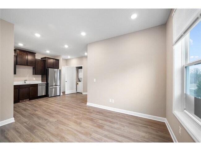 Building Photo - 11300 Creekside Trl N