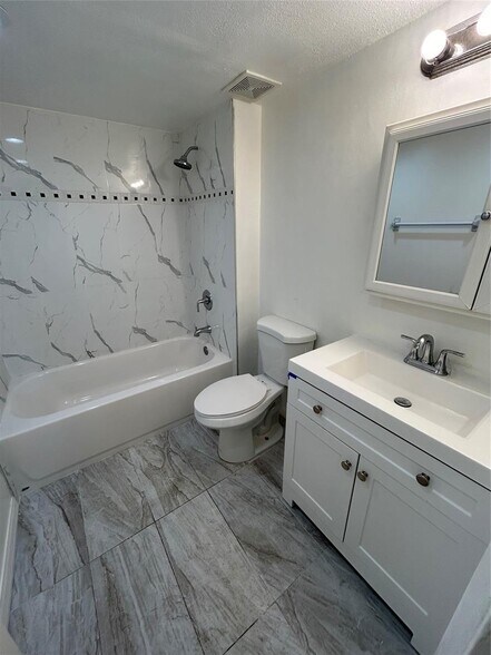 Building Photo - 8000 Fairview Dr