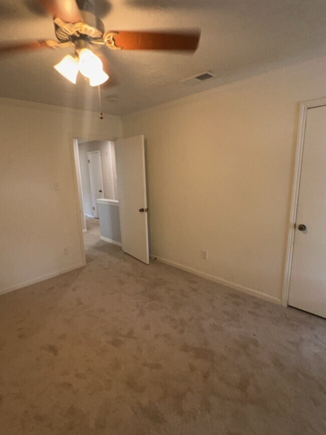 Building Photo - 2972 Gessner Rd