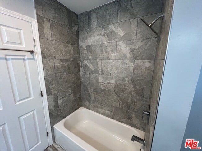 Building Photo - 10745 Saticoy St