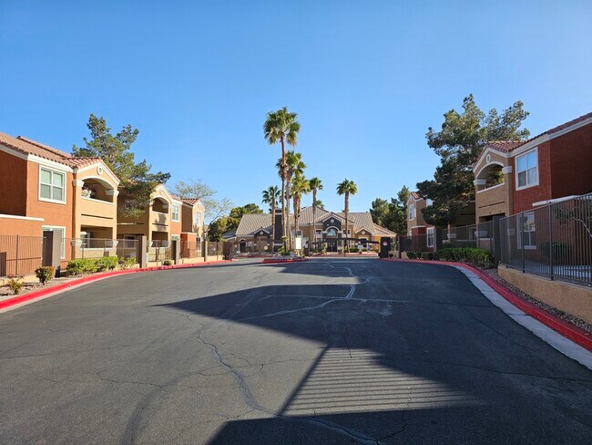 Building Photo - 8101 W Flamingo Rd