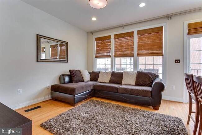 Building Photo - 2149 Red Vine Dr