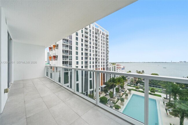 Building Photo - 600 NE 27th St