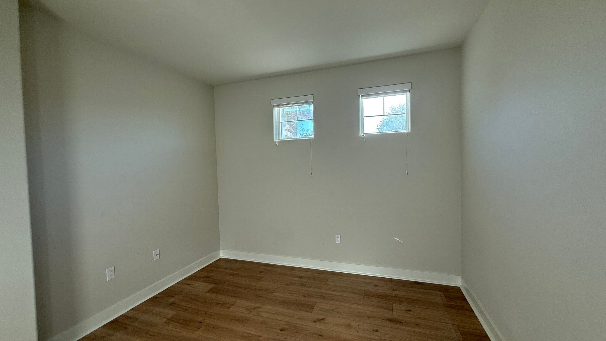 Room 2 - 829 Bamboo Dr