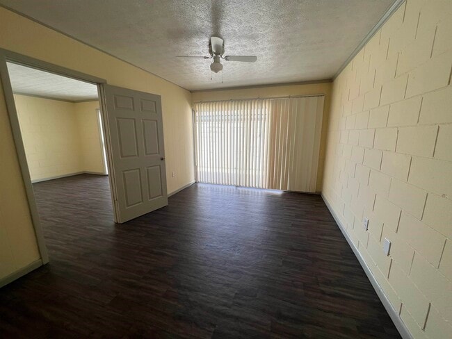 Building Photo - 2241 W Pensacola St