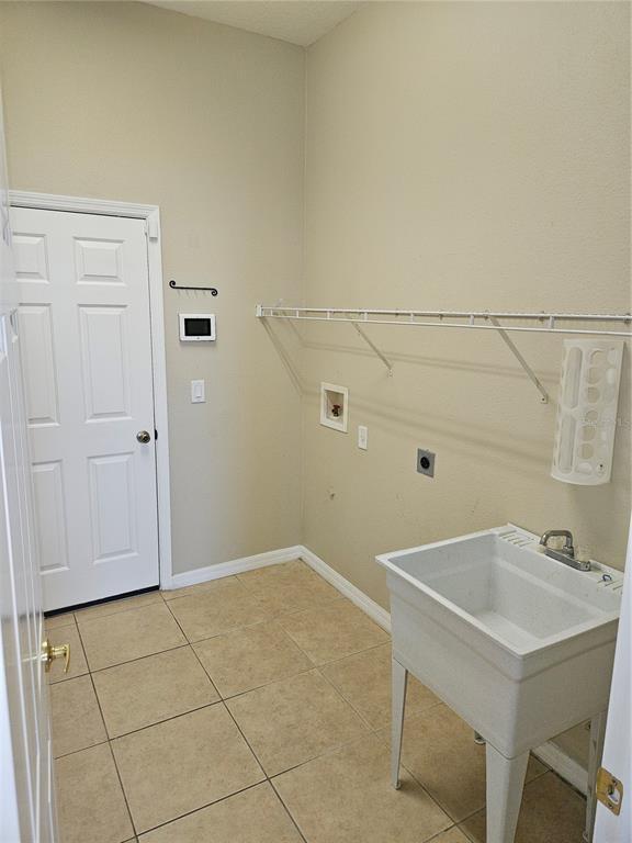Building Photo - 2010 Tarragon Ln