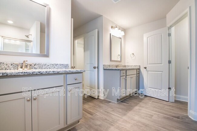 Building Photo - 281 Union Dr