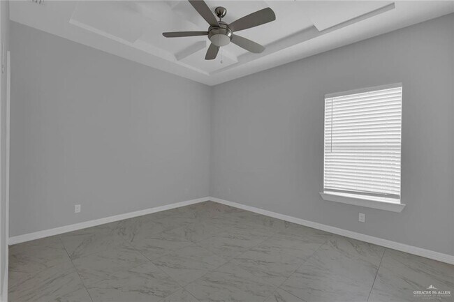 Building Photo - 1012 E la Cantera Ave