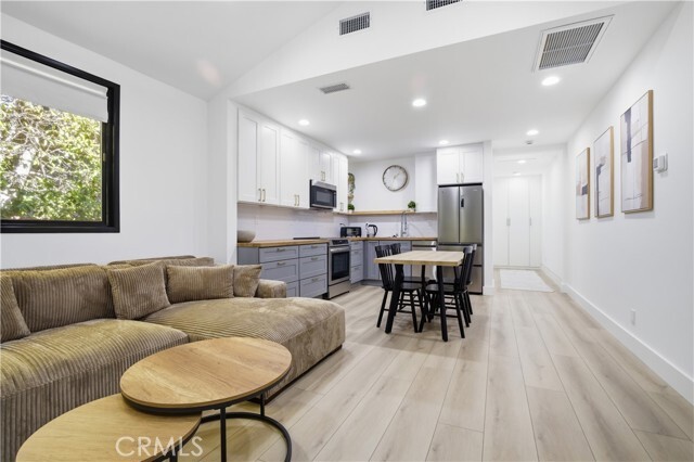 Building Photo - 5209 Avenida Oriente