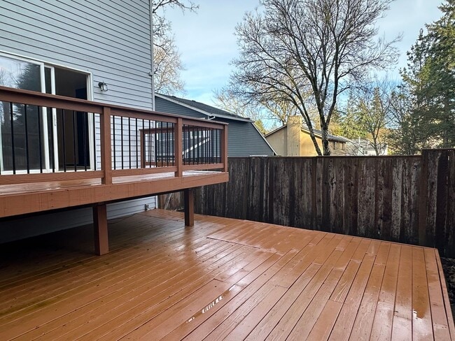 Building Photo - Beautiful 4BD Home | Fireplace, Fenced Backyard, Deck, Garage & A/C