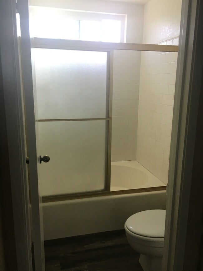 Building Photo - Stunning 5-Bedroom Home for Rent in Desirable Corona Neighborhood!