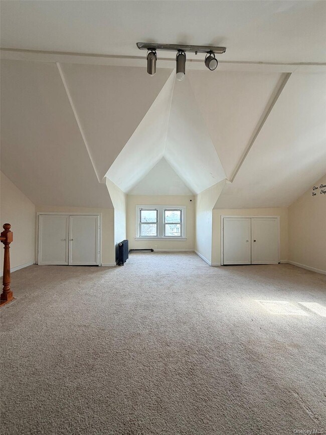 Building Photo - 46-28 Utopia Pkwy