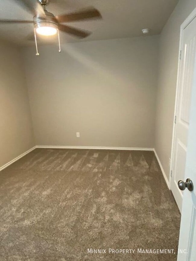 Building Photo - 1217 E 89th St