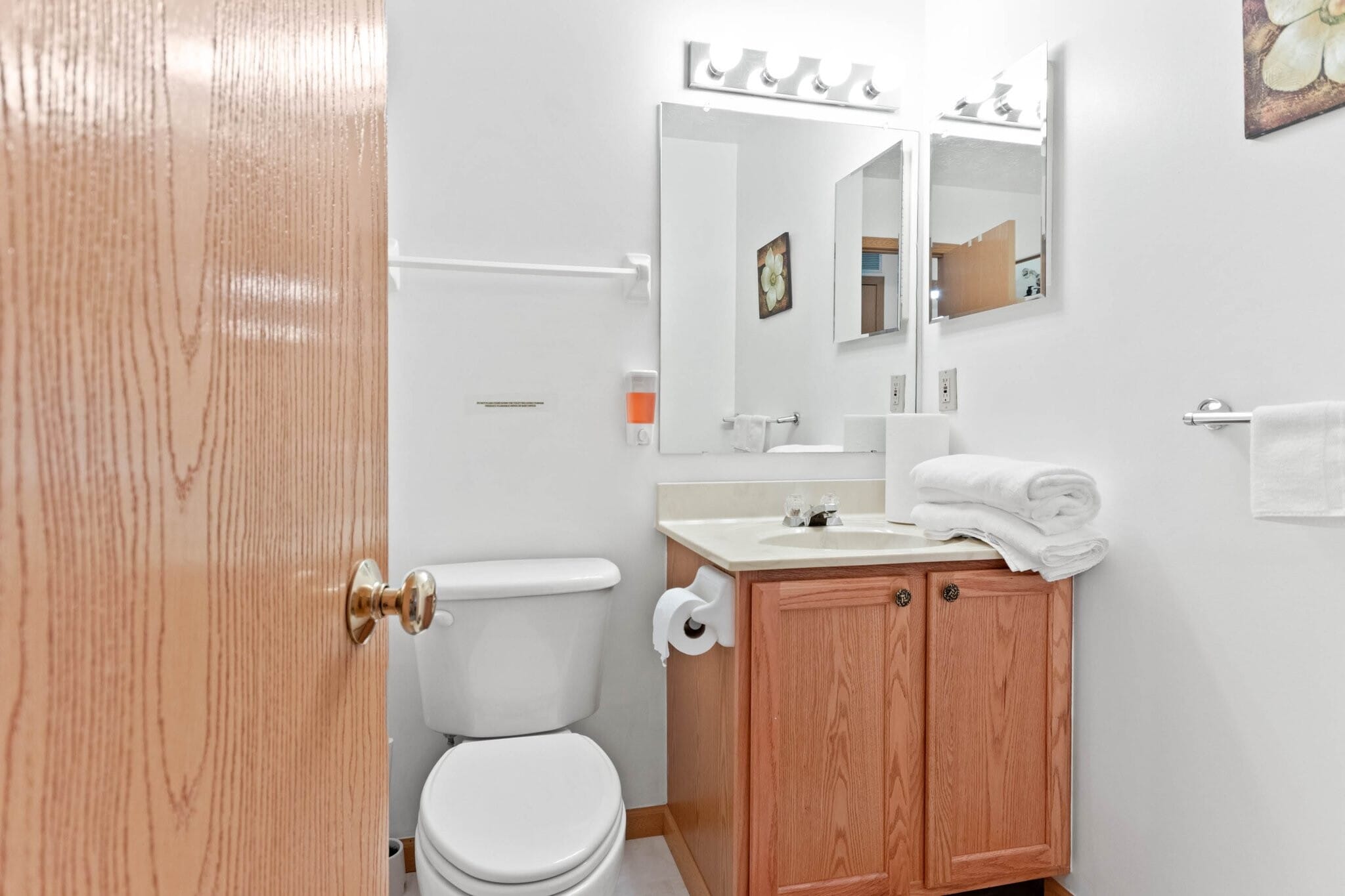 Building Photo - 3236 Easthaven Dr S