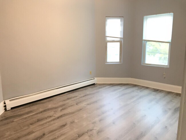 Building Photo - 146 Spencer St