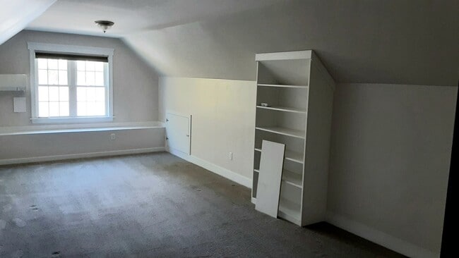 Building Photo - Country Estate Home in Ashland Area