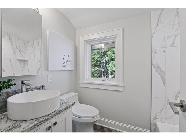 Building Photo - 2462 Lafayette Rd