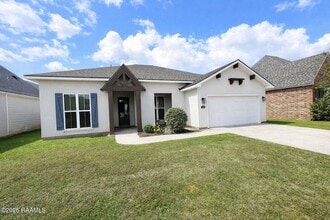 Building Photo - 200 Tennyson Dr
