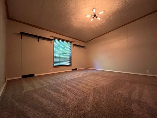 Building Photo - 3 Bedroom Home