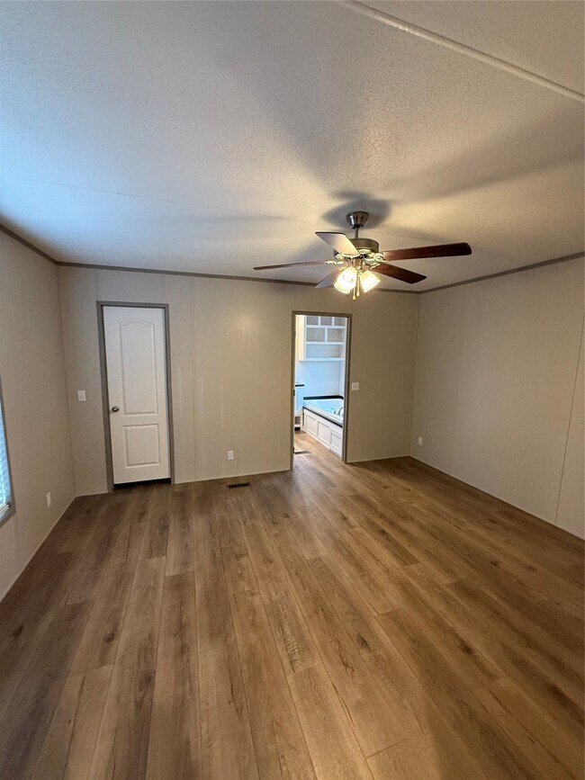 Building Photo - 327 County Rd 2296