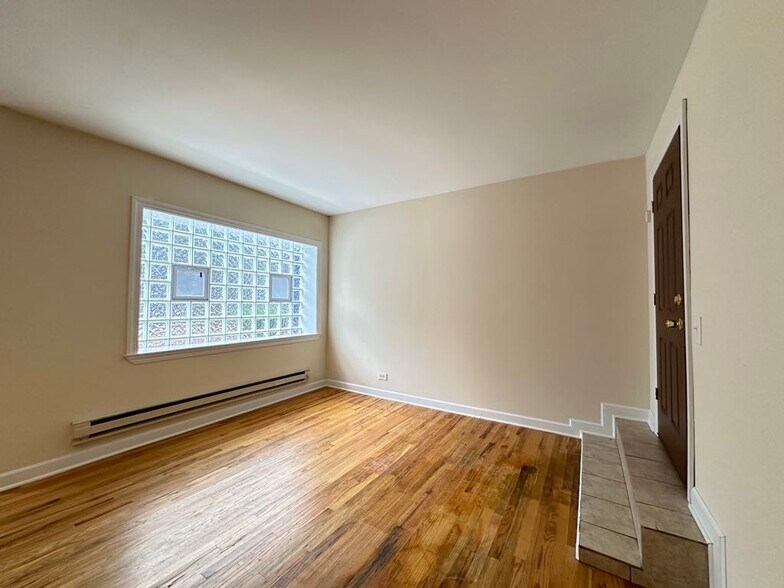 Building Photo - 503 W Aldine Ave