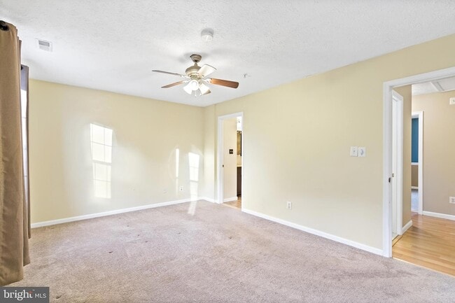 Building Photo - 520 Buckstone Garth