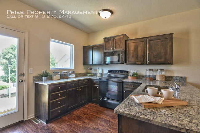 Building Photo - Prairie Haven Townhome - Available July 16th