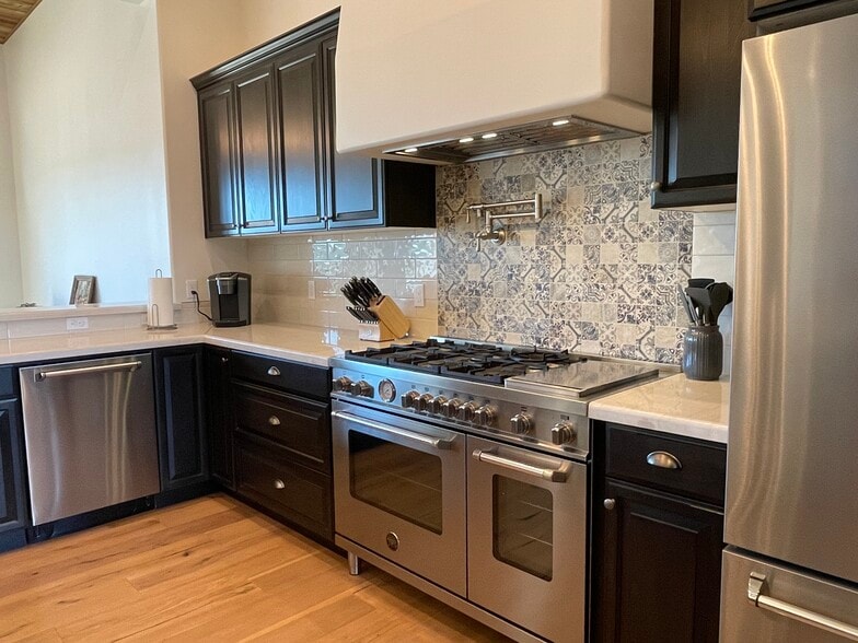 Building Photo - 480 Del Mar