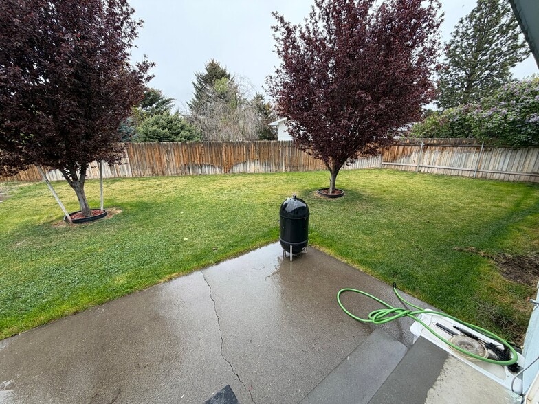 Building Photo - 127 Goodall St