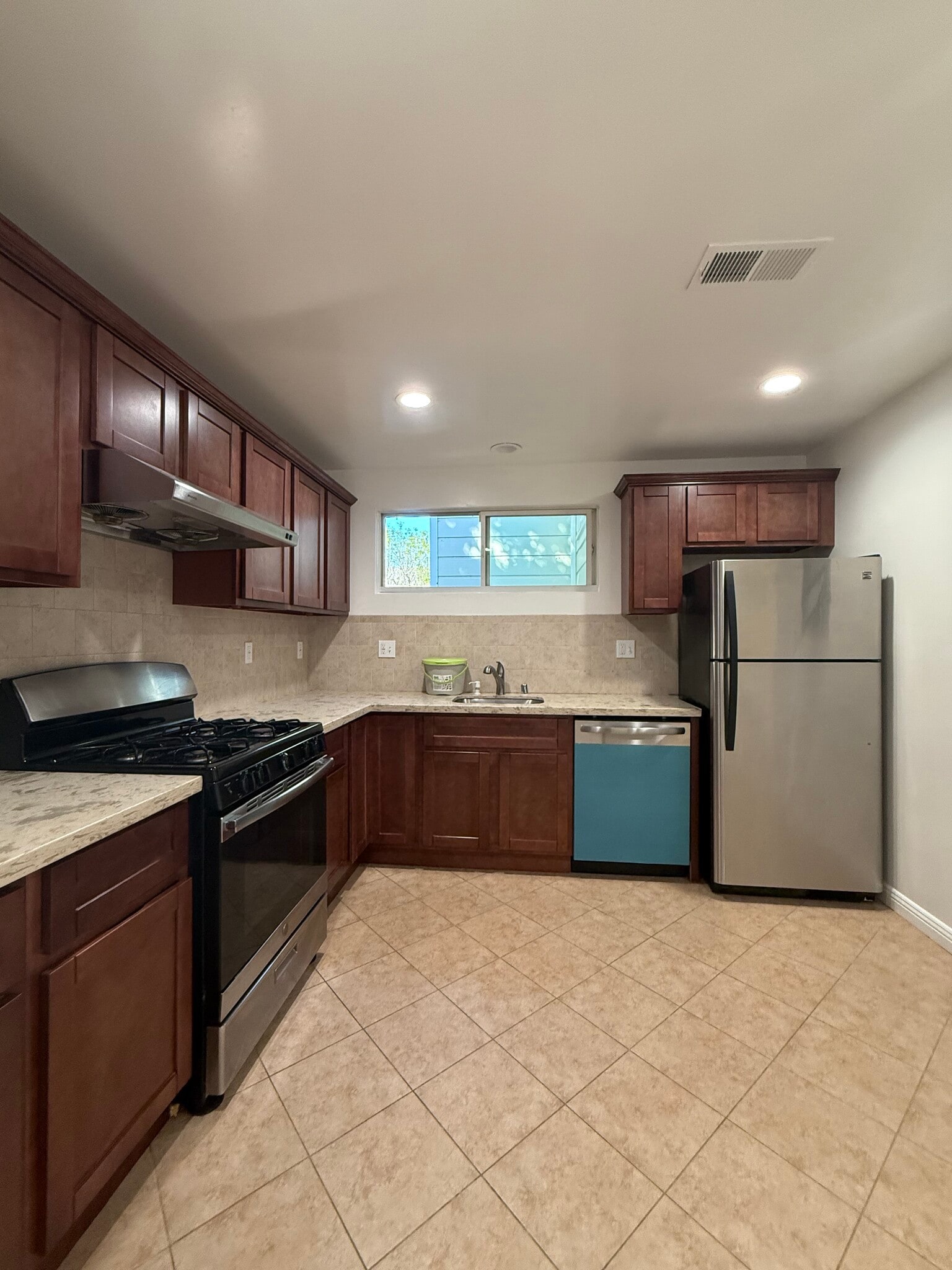 Building Photo - 1813 Saint Charles St