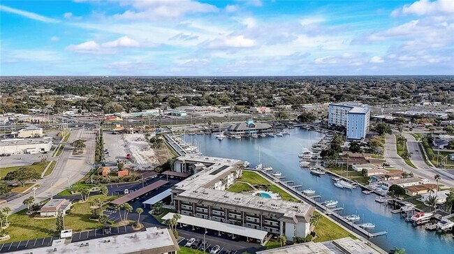 Building Photo - 4518 Garnet Dr