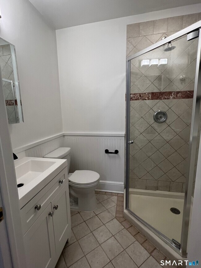 Building Photo - 274 Valley Rd